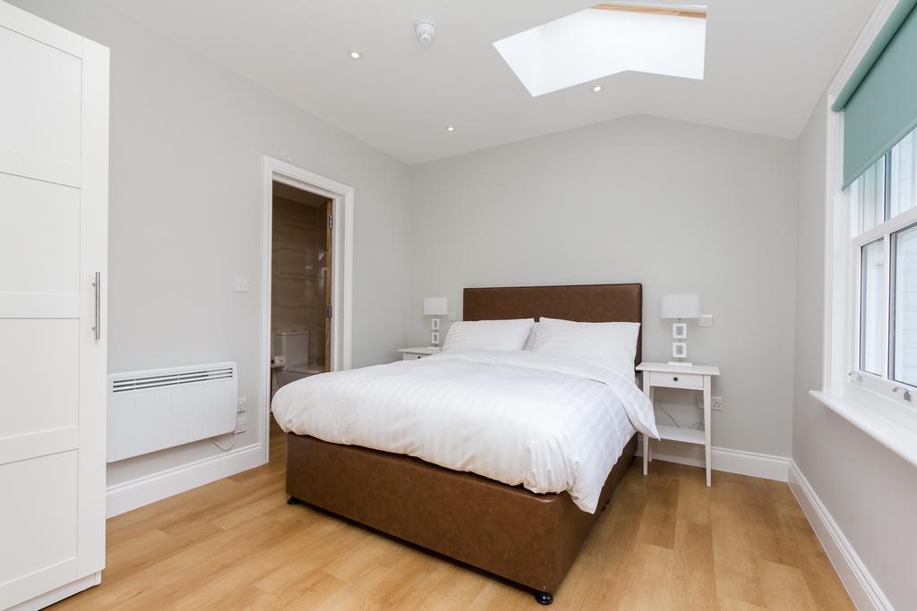 The Lion Gate Mews Hotel